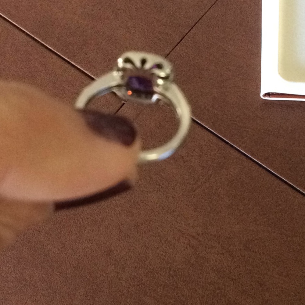 10k White Gold Cushion Cut Amethyst Ring Size 7 - Picture 5 of 5
